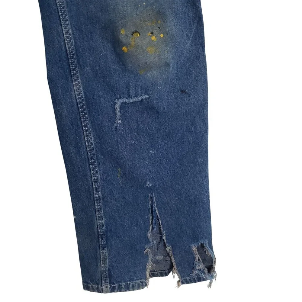 Carhartt thrashed men